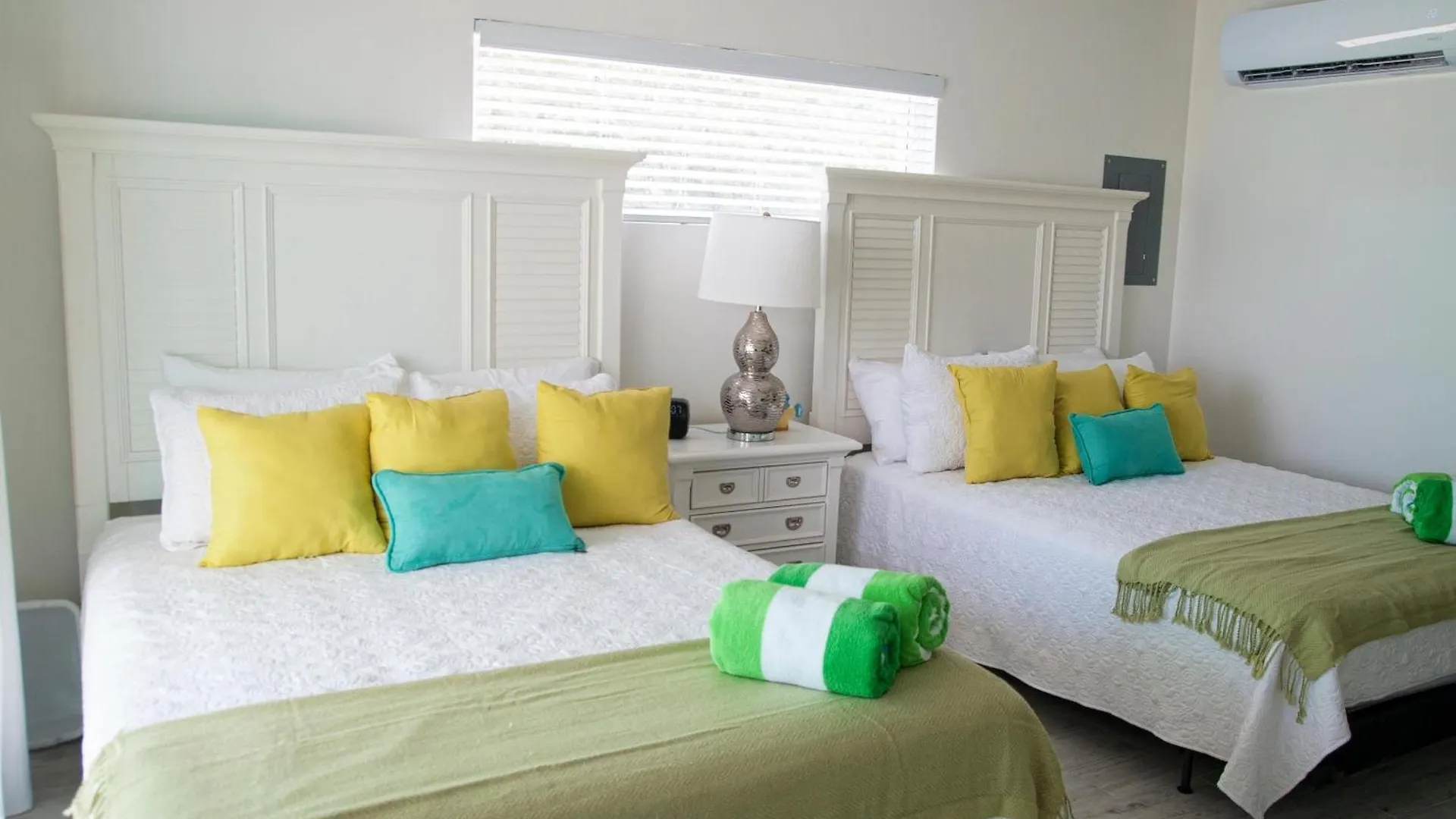 The Banana Bird At Cottages Sand Bluff